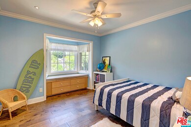 20416 Wells Dr, Woodland Hills, CA 91364 - photo 5