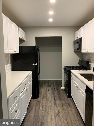 15 Canterbury Square unit 304, Alexandria, VA 22304 - photo 2