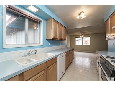 14132 SE Holly View Ln, Damascus, OR 97089 - photo 7