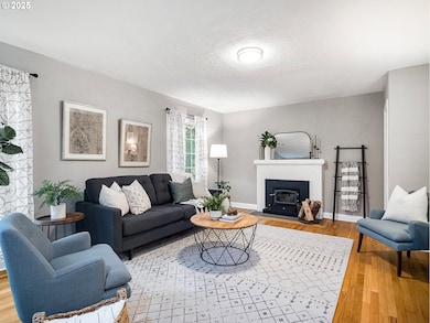 2016 NE Dekum St, Portland, OR 97211 - photo 3