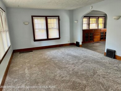 942 N Jenison Ave, Lansing, MI 48915 - photo 3