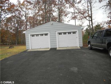 Parking Lot/Garage