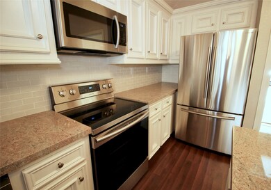 303 Live Oak Ln, Friendswood, TX 77546 - photo 6