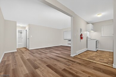 401 US Highway 22 unit D, North Plainfield, NJ 07060 - photo 2