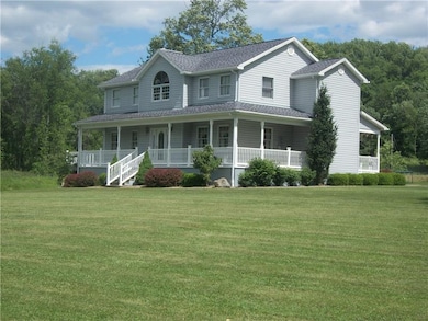 SIDE VIEW EXTERIOR HOME