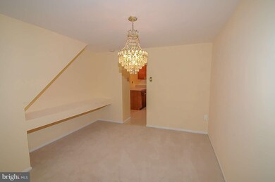 10691 High Beam Ct, Columbia, MD 21044 - photo 4