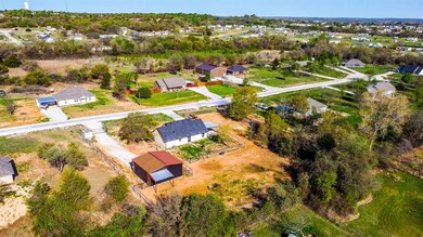 132 Tnt Ct, Springtown, TX 76082 - photo 6