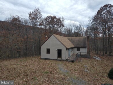 827 Cherry Ln, Berkeley Springs, WV 25411 - photo 2