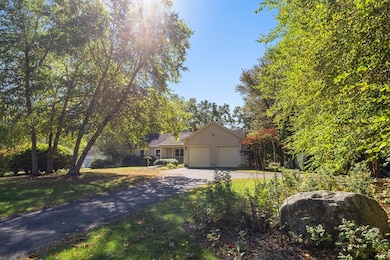 11 Sheerman Ln, Amherst, MA 01002 - photo 4