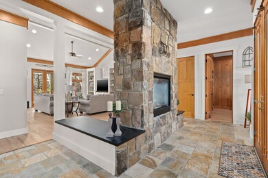 22209 Fox Glenn Trace