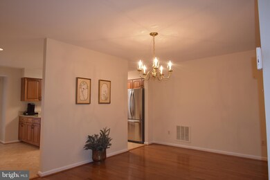 6307 Tisbury Dr, Burke, VA 22015 - photo 4