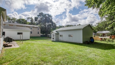 POLE BUILDING - 24x30 WITH CONCRETE FLOOR AND ELECTRICITY - OWNER USES CURRENTLY