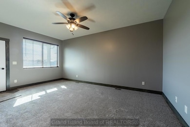 1038 Vandervoort Ave, Grand Island, NE 68801 - photo 5