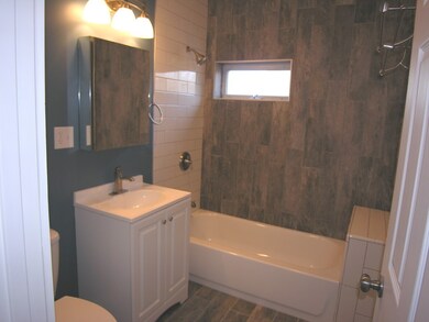 640 W 49th St unit 2FRNT, Chicago, IL 60609 - photo 4