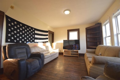 678 Spruce St, Morgantown, WV 26505 - photo 4