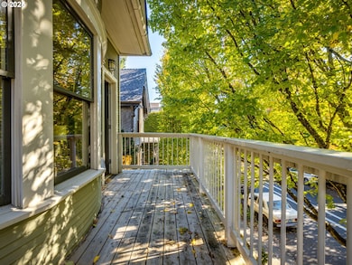 2137 NW Everett St unit B, Portland, OR 97210 - photo 4