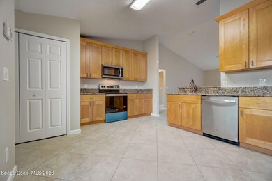 11-web-or-mls-Benson Ave-009