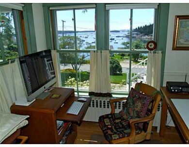 Studio/Study/Office.