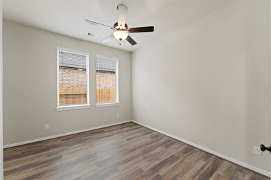 10746 Chinese Violet, Conroe, TX 77385 - photo 5