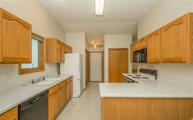 3005 Deep Woods Ct, Des Moines, IA 50320 - photo 6