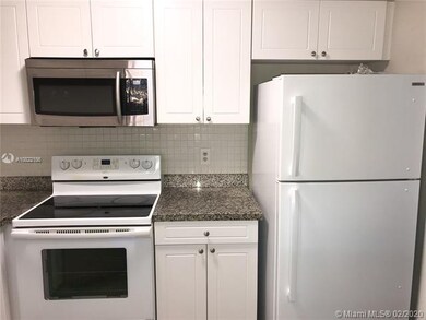 18326 NW 68th Ave unit D, Hialeah, FL 33015 - photo 2