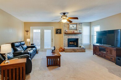 8 Rockwood Cir, Bedford, TX 76021 - photo 4