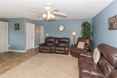 1325 Pamela Dr, Franklin, IN 46131 - photo 4