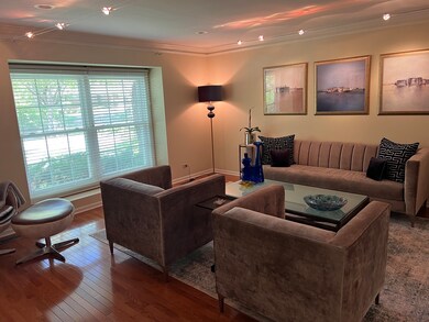 984 Kenilworth Cir, Naperville, IL 60540 - photo 2