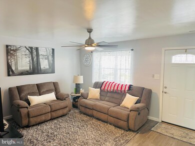 6425 Lincoln Ct, Glen Burnie, MD 21061 - photo 5