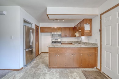 18570 Kamala Ct unit 18550, Brookfield, WI 53045 - photo 2