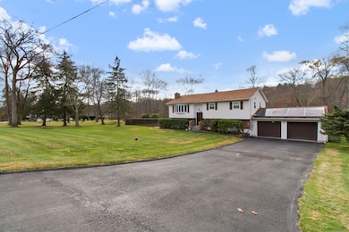 1 Indian Hill Ln, New Fairfield, CT 06812 - photo 2