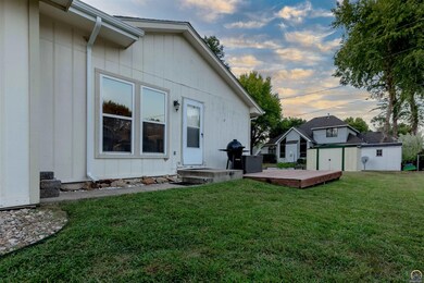 594 Griswold St, Rossville, KS 66533 - photo 3