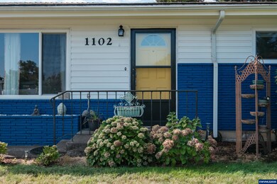 1102 NE 16th Ave, Albany, OR 97321 - photo 4