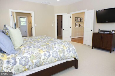 6799 Colby Crossing Way, Falls Church, VA 22046 - photo 7