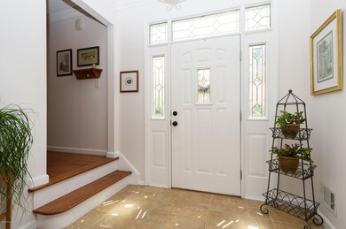 03_20MarcDrive_32001_Foyer_HiRes