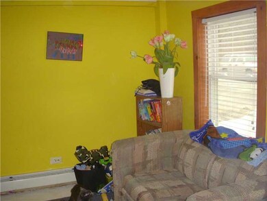 Den/Family/Great Room. Convenient...