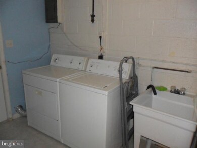 8511 Pioneer Dr, Severn, MD 21144 - photo 3