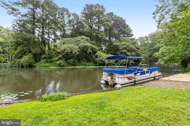 6514 Lakeview Dr, Falls Church, VA 22041 - photo 3