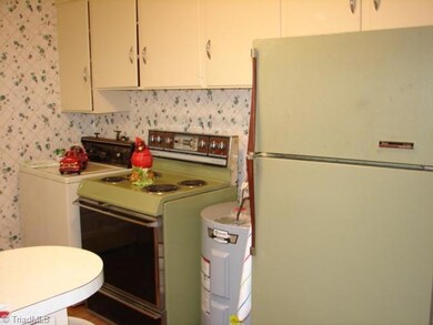 1203 Tory Ln, Asheboro, NC 27205 - photo 3