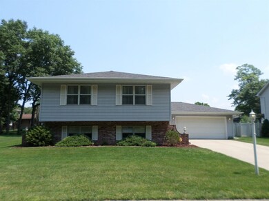 201 N Lillian St, Griffith, IN 46319 - photo 2