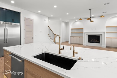 4-web-or-mls-3361 Clara Ln-9