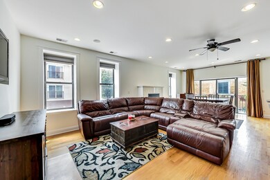 1226 W Huron St unit 201, Chicago, IL 60642 - photo 2