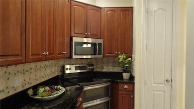 1825 Bridgepointe Cir unit 14, Vero Beach, FL 32967 - photo 4