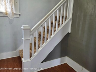 Stairway/foyer