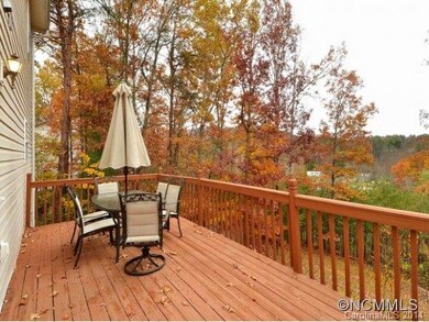 Large Elevated Deck w Views