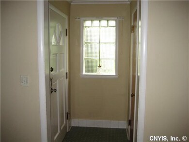 Foyer. Entrance door plus entree closet.