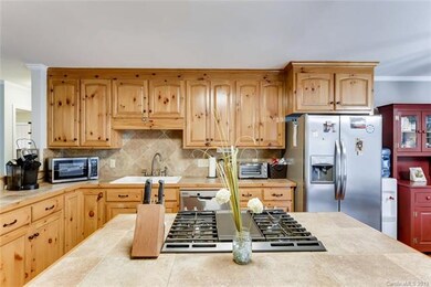 Wow ... NOW this is a Kitchen. Check out all the c