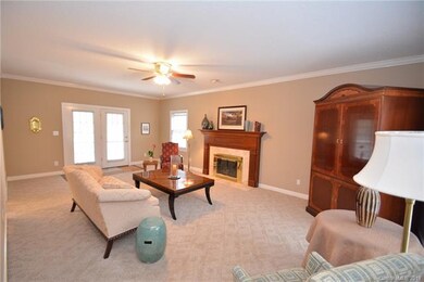 1008 Argyle Ct, Statesville, NC 28677 - photo 5