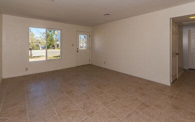 02 Living Dining Rm-0690