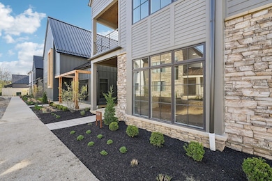 2808 Kobuk Dr, Columbus, OH 43228 - photo 4